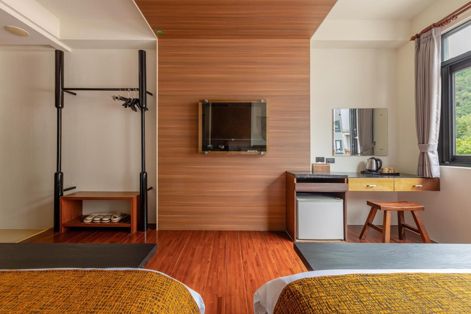 Sun Moon Lake Itathao Vacation Inn With Elevator Юйчи Экстерьер фото