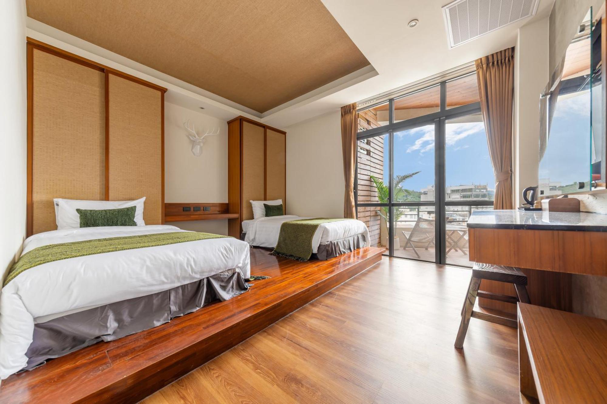 Sun Moon Lake Itathao Vacation Inn With Elevator Юйчи Экстерьер фото