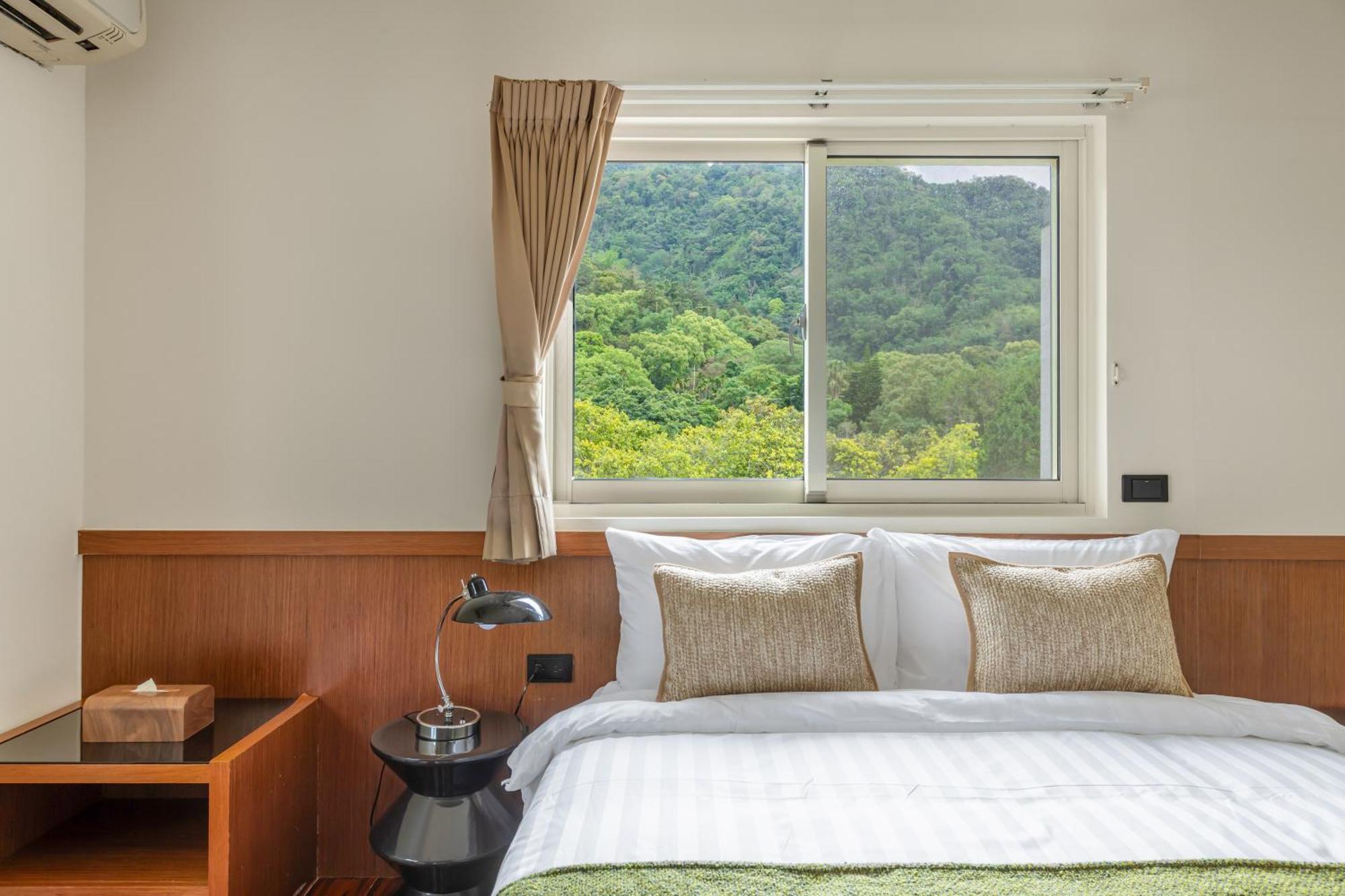 Sun Moon Lake Itathao Vacation Inn With Elevator Юйчи Экстерьер фото