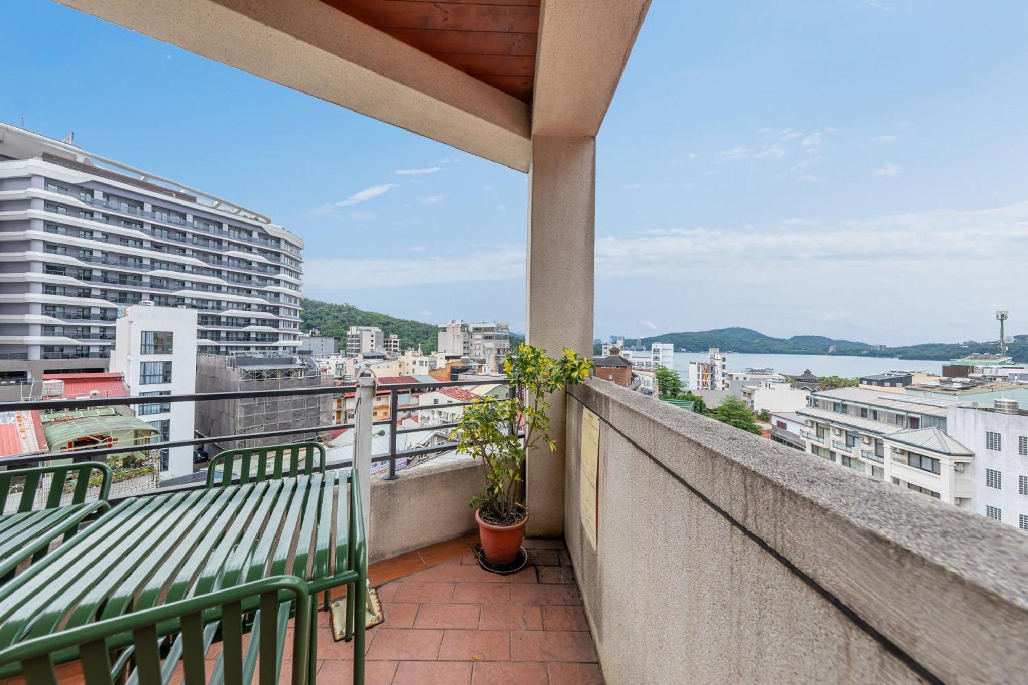 Sun Moon Lake Itathao Vacation Inn With Elevator Юйчи Экстерьер фото